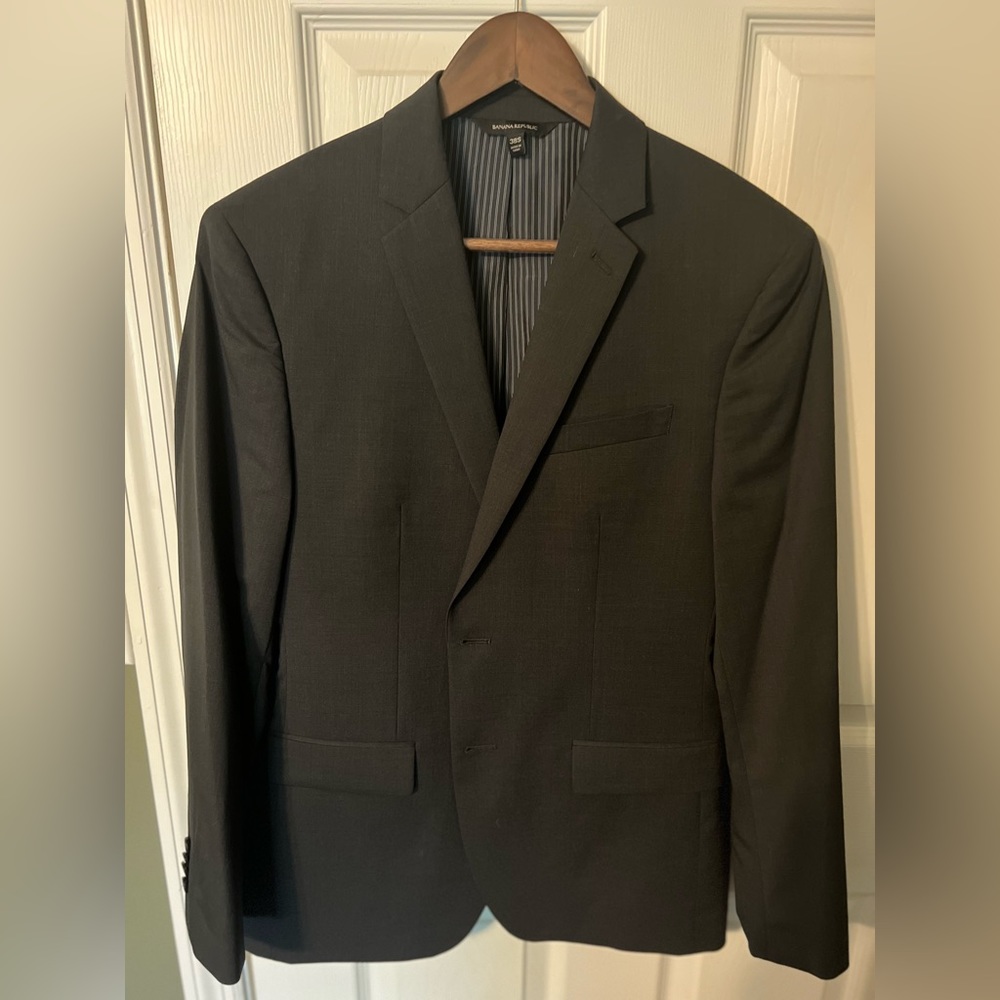 Banana Republic Men’s Wool Charcoal Suit Jacket 38S